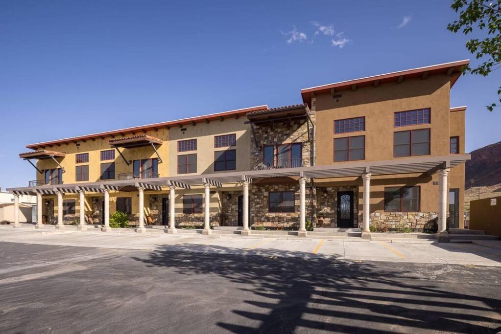 Luxury Downtown Rental - La Dolce Vita Villa #4 Moab Bagian luar foto