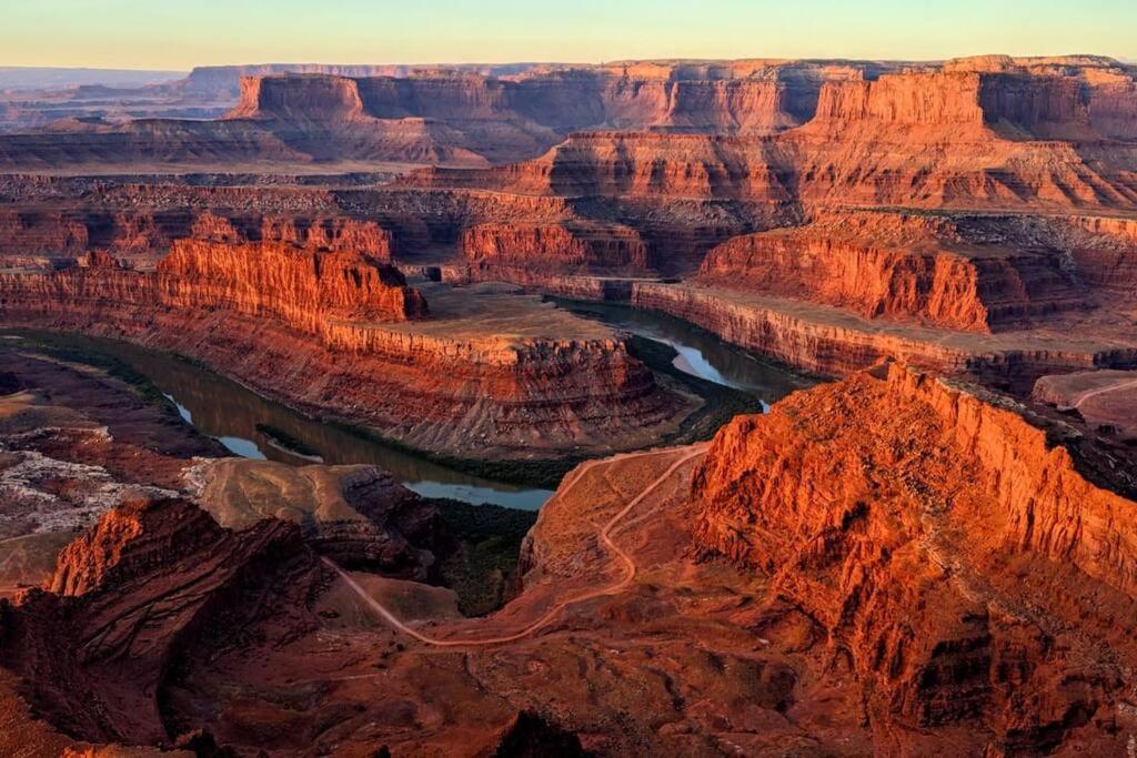 Luxury Downtown Rental - La Dolce Vita Villa #4 Moab Bagian luar foto