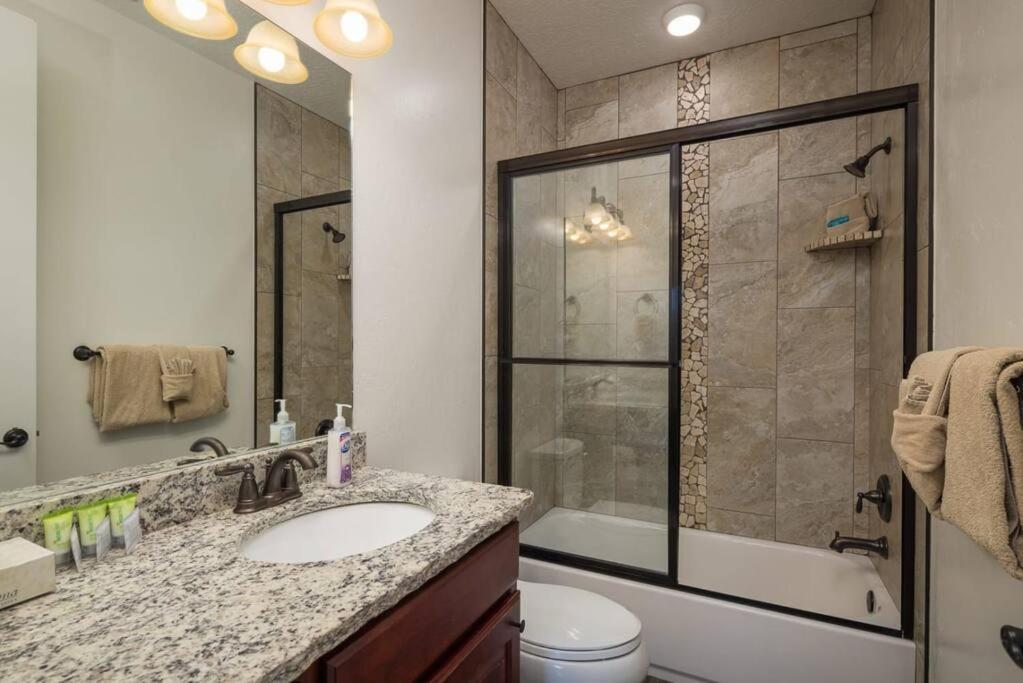 Luxury Downtown Rental - La Dolce Vita Villa #4 Moab Bagian luar foto