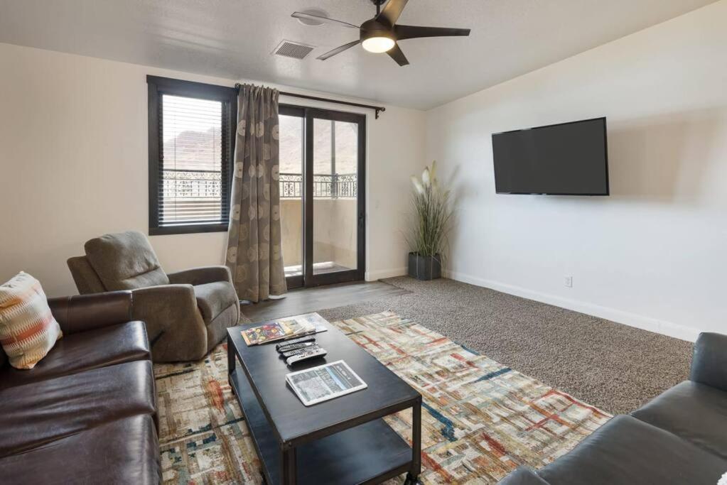 Luxury Downtown Rental - La Dolce Vita Villa #4 Moab Bagian luar foto
